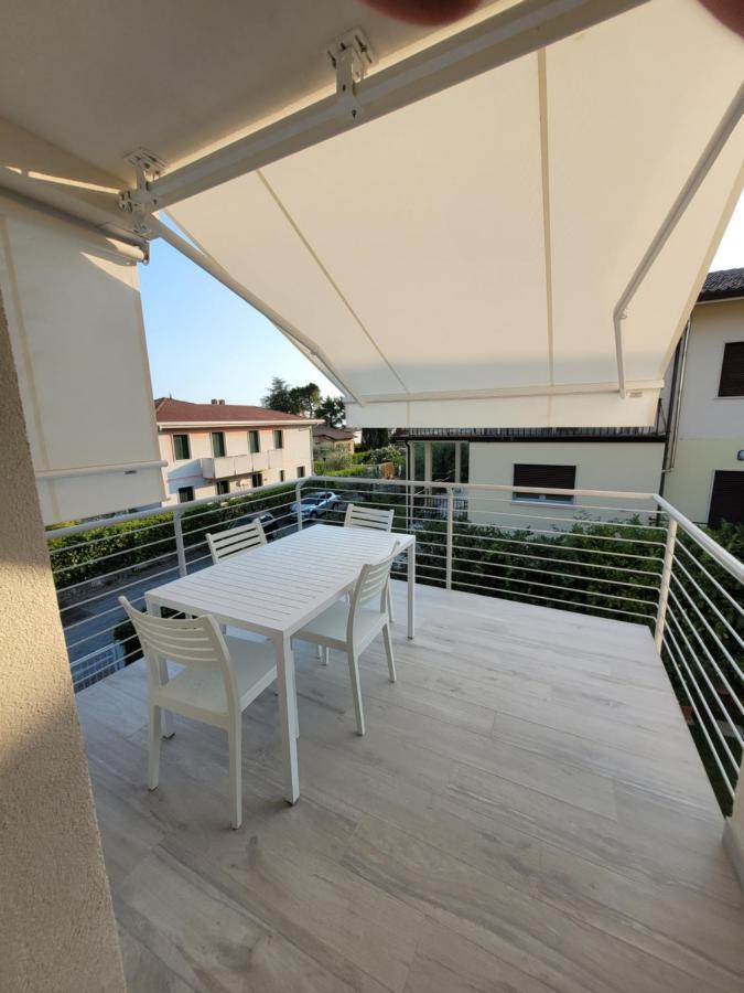 Garda View - Nuovo Appartamento Con Solarium Vista Lago Kültér fotó