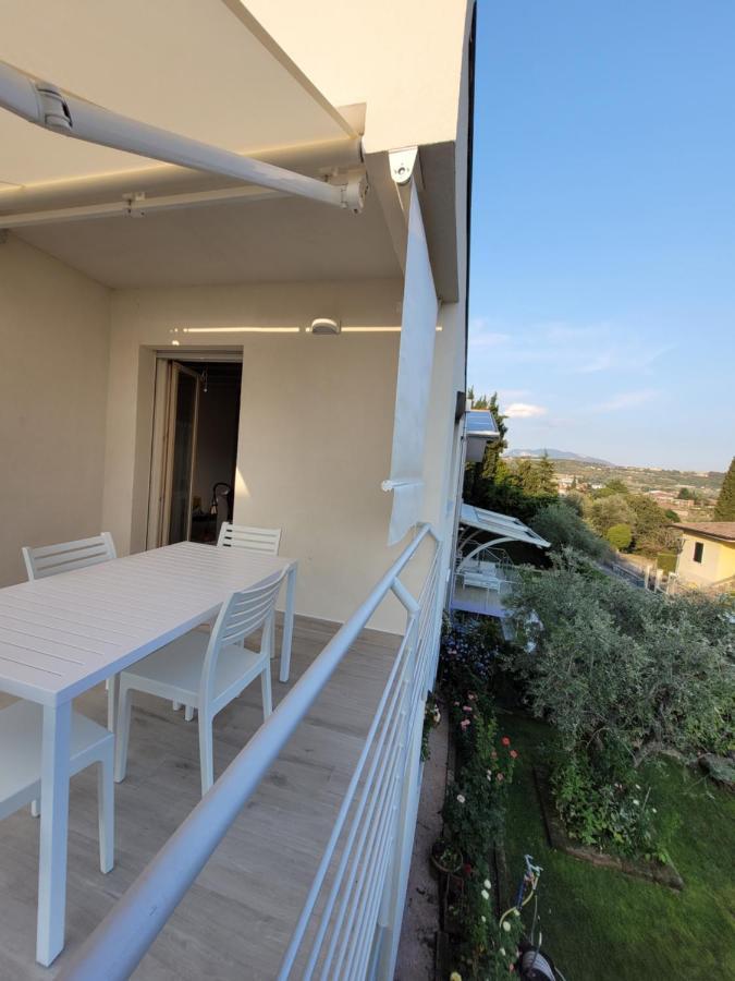 Garda View - Nuovo Appartamento Con Solarium Vista Lago Kültér fotó