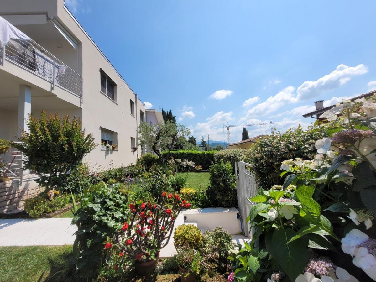 Garda View - Nuovo Appartamento Con Solarium Vista Lago Kültér fotó